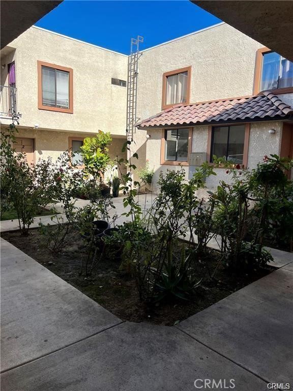 Detail Gallery Image 2 of 15 For 13772 Euclid St #3,  Garden Grove,  CA 92843 - 2 Beds | 2/1 Baths