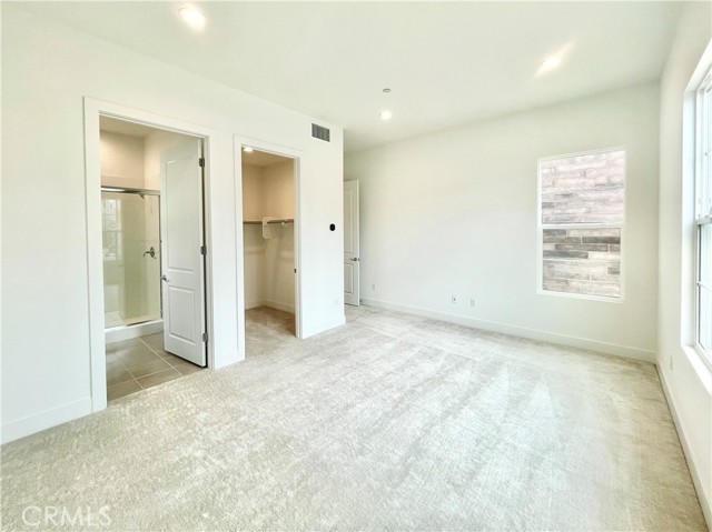 Detail Gallery Image 11 of 40 For 27533 Elderberry Dr, Valencia,  CA 91381 - 5 Beds | 5/1 Baths