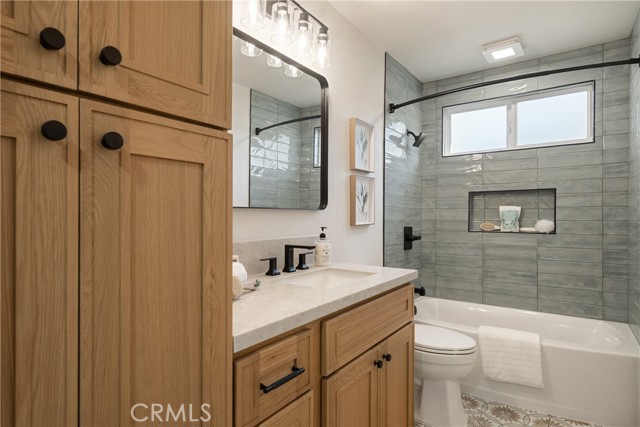 Detail Gallery Image 13 of 28 For 13601 Carrol Way, Tustin,  CA 92870 - 4 Beds | 2/1 Baths