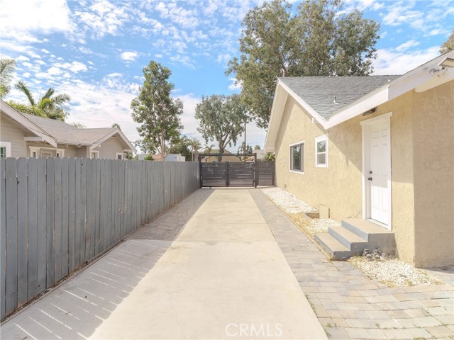 Detail Gallery Image 27 of 32 For 1435 Orange, Santa Ana,  CA 92707 - 4 Beds | 2 Baths
