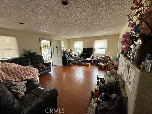 Detail Gallery Image 3 of 13 For 11722 Bryant Rd, El Monte,  CA 91732 - 3 Beds | 2 Baths