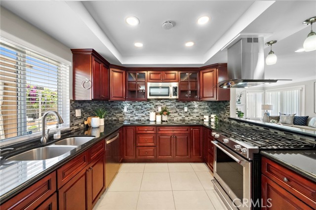 16086 Sweetleaf Street, Fountain Valley CA: https://media.crmls.org/medias/c7bc2ab8-4723-4c8e-b648-78211beb1b70.jpg