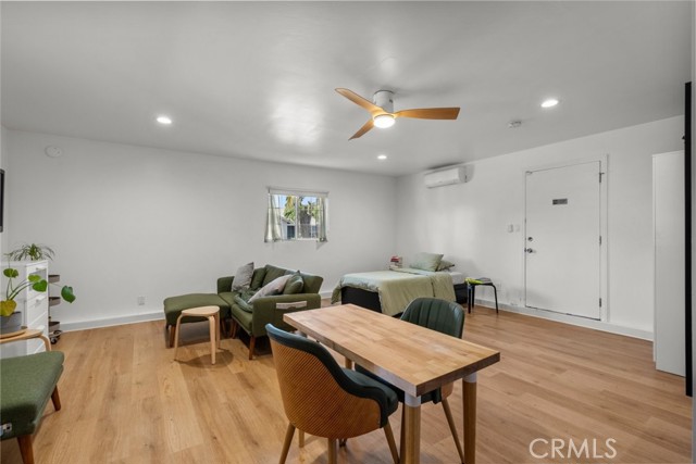 19539 Gault Street, Reseda CA: https://media.crmls.org/medias/c7bc6b00-abd8-434b-bfcf-31606d97647e.jpg