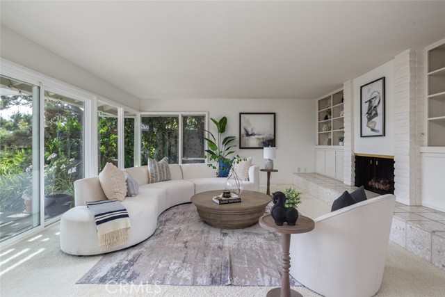 Detail Gallery Image 13 of 36 For 2727 Island View Dr, Corona Del Mar,  CA 92625 - 4 Beds | 2/1 Baths