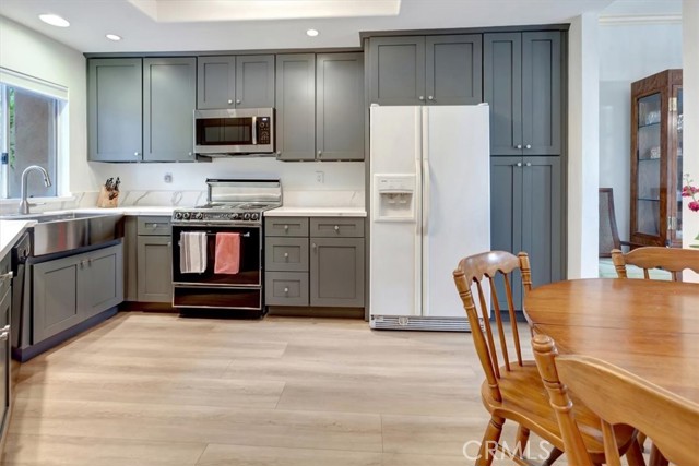 Detail Gallery Image 7 of 28 For 70 Lehigh Aisle, Irvine,  CA 92612 - 3 Beds | 3 Baths