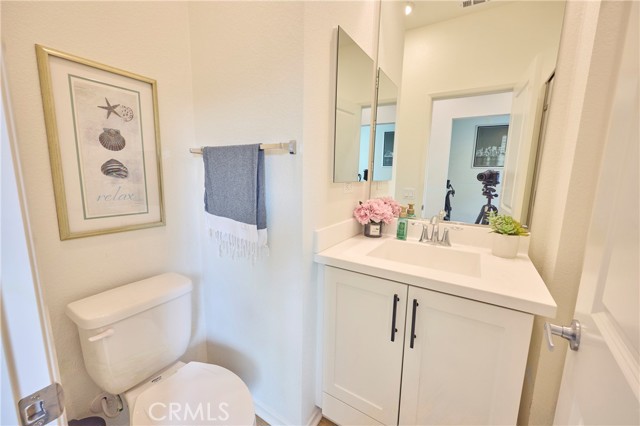 Detail Gallery Image 6 of 33 For 1128 via Lucero, Oceanside,  CA 92056 - 3 Beds | 3/1 Baths