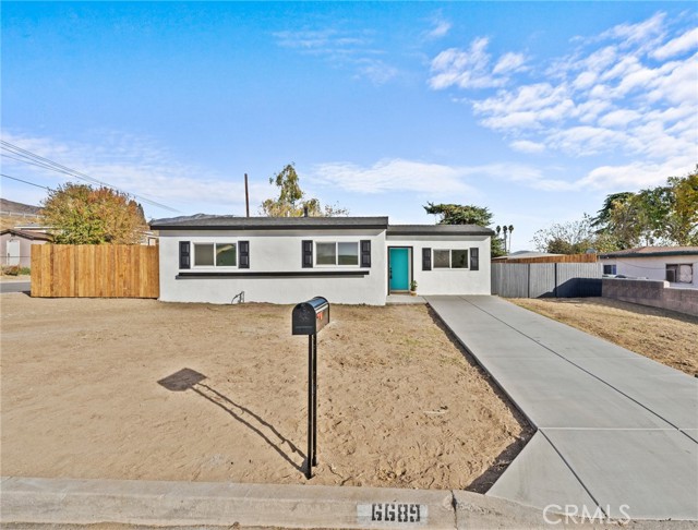 Detail Gallery Image 5 of 31 For 6689 Valaria Dr, Highland,  CA 92346 - 3 Beds | 1 Baths