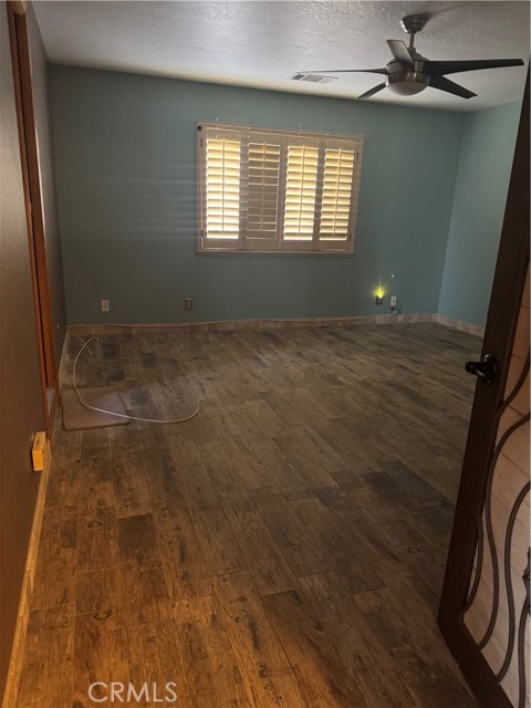 18965 Siskiyou Road, Apple Valley CA: https://media.crmls.org/medias/c7c01f52-3191-40b2-b5e9-1c54813d6241.jpg