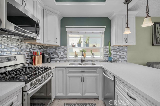 339 W Dawson Court, Glendora CA: https://media.crmls.org/medias/c7c0d879-a5da-4570-b50d-b7e414583905.jpg