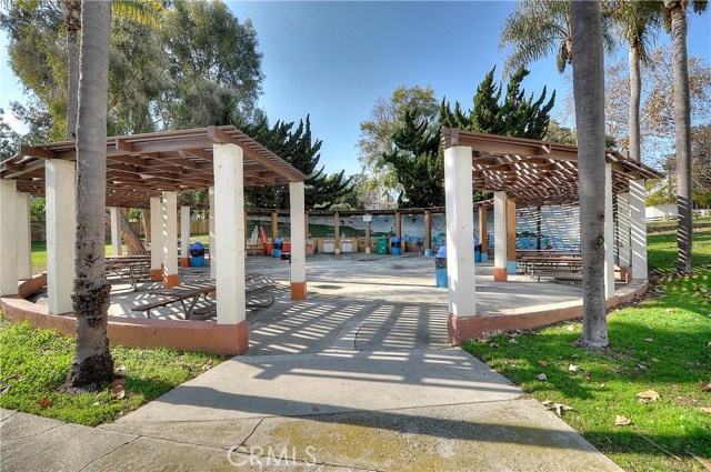 217 Vista Del Parque, Redondo Beach, California 90277, 4 Bedrooms Bedrooms, ,2 BathroomsBathrooms,Residential,Sold,Vista Del Parque,PV17010276