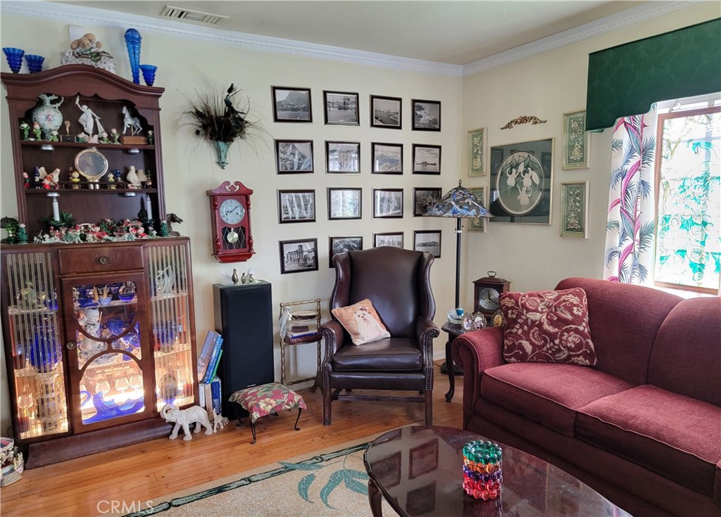 741 W 19th Street