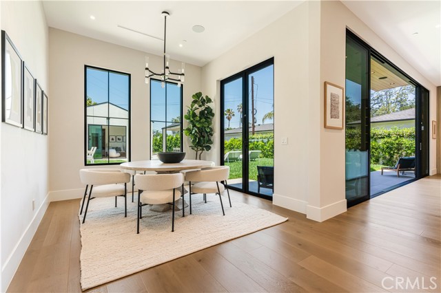 Detail Gallery Image 8 of 37 For 16711 Moorpark St, Encino,  CA 91436 - 6 Beds | 6/1 Baths