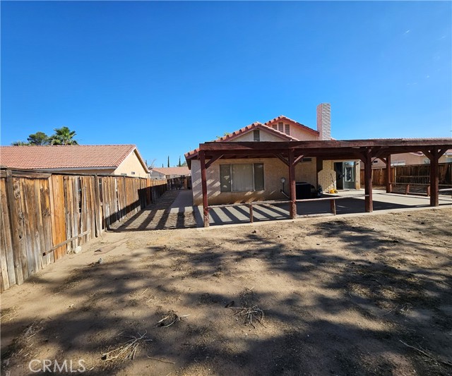 10966 Willow Lane, Adelanto CA: https://media.crmls.org/medias/c7c27876-5418-4451-afb3-5aa62b3fd210.jpg