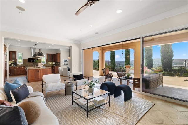 27502 Paseo Boveda, San Juan Capistrano CA: https://media.crmls.org/medias/c7c2b4e7-29c7-4552-9286-f253b6ab8ae7.jpg