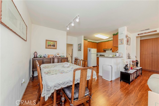 735 Francesca Dr #202, Walnut CA: https://media.crmls.org/medias/c7c2b5ae-7c4a-4207-8070-e2cf709889f0.jpg