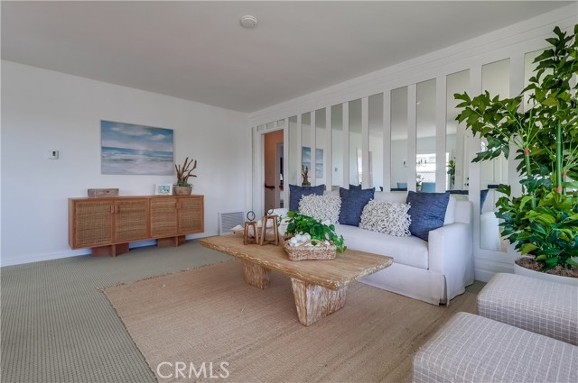 Detail Gallery Image 4 of 62 For 976 W 37th St, San Pedro,  CA 90731 - 4 Beds | 3 Baths