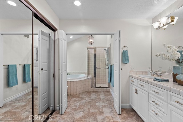 25383 Fortuna Drive, Valencia CA: https://media.crmls.org/medias/c7c40cb6-acea-4eed-b662-afdfb23ce89e.jpg