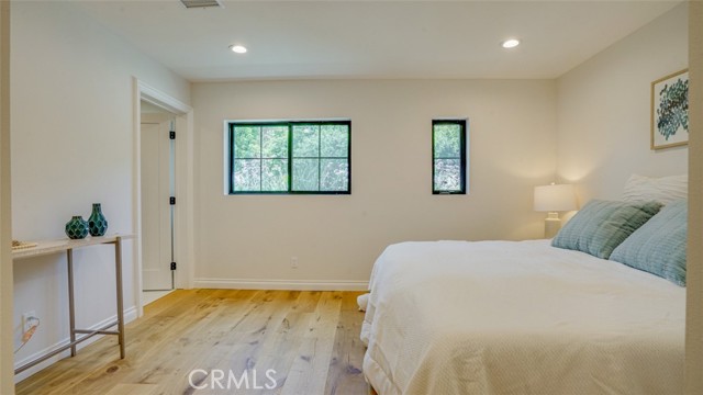 22914 Gershwin Drive, Woodland Hills CA: https://media.crmls.org/medias/c7c413f7-fb5e-4791-8081-847ec74bdb86.jpg