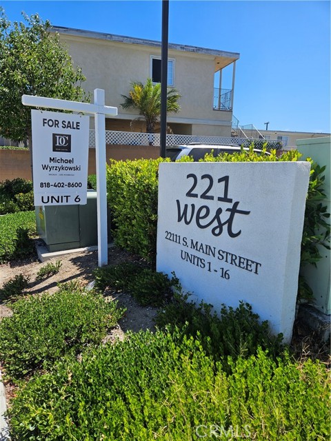 22111 Main Street, Carson CA: https://media.crmls.org/medias/c7c4456a-6cc7-49c6-bc38-a7e07690af6d.jpg