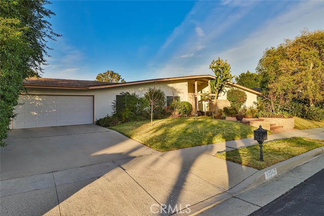 Detail Gallery Image 4 of 60 For 17343 Citronia St, Northridge,  CA 91325 - 5 Beds | 3/1 Baths