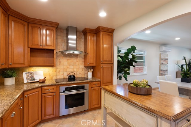 2054 Pattiz Avenue, Long Beach CA: https://media.crmls.org/medias/c7c5ef45-4760-41bd-a059-f254e6a487de.jpg