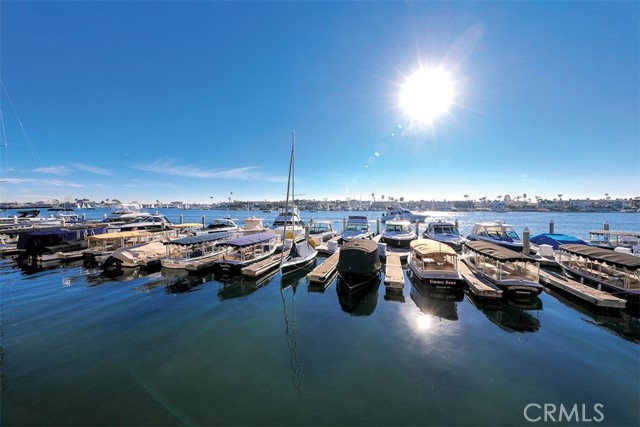 2636 Bayshore Drive, Newport Beach CA: https://media.crmls.org/medias/c7c5ff31-3c95-462f-bd8d-79137e43ed22.jpg