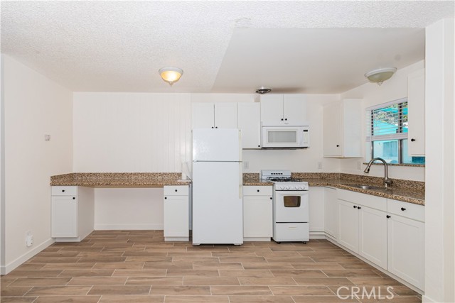 7116 7124 Sombrilla Ave, Atascadero CA: https://media.crmls.org/medias/c7c63102-709d-4465-a86b-80501190eaf2.jpg