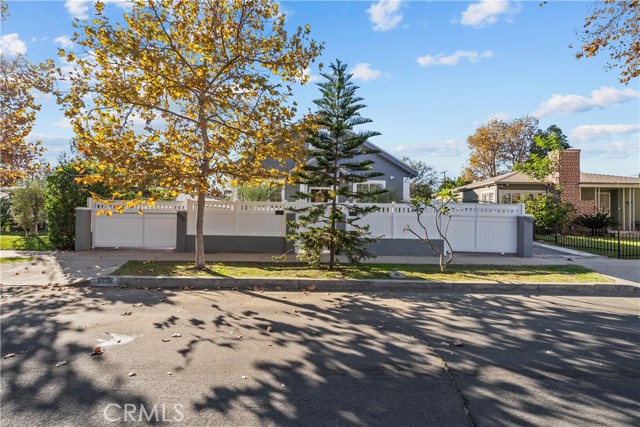 6223 Simpson, North Hollywood CA: https://media.crmls.org/medias/c7c632bd-033b-4a48-b74d-4dc62ec75552.jpg