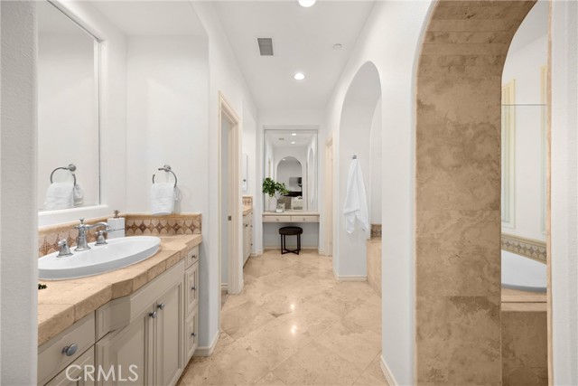 Detail Gallery Image 58 of 75 For 34 Tall Hedge, Irvine,  CA 92603 - 4 Beds | 4/1 Baths