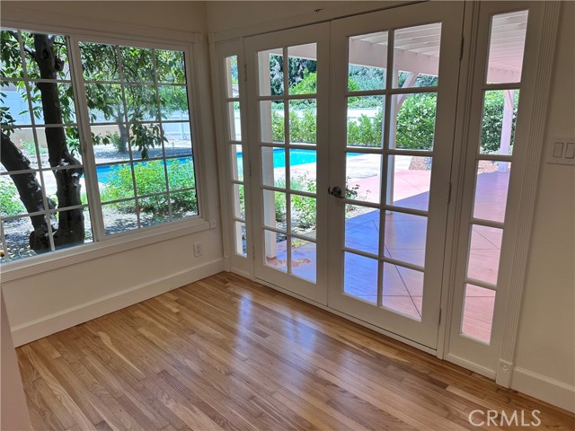 Detail Gallery Image 22 of 47 For 5369 Topeka Dr, Tarzana,  CA 91356 - 3 Beds | 2/1 Baths