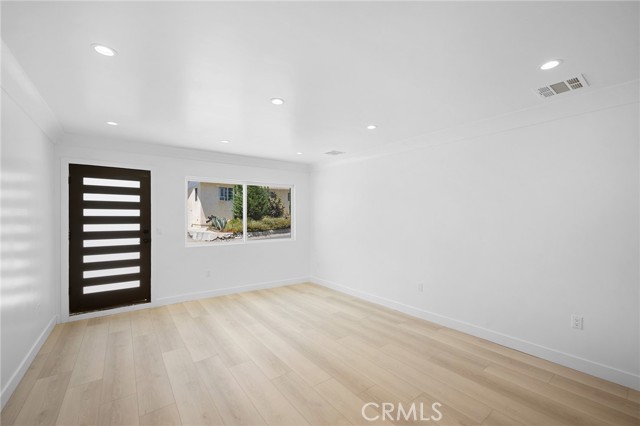 Detail Gallery Image 4 of 18 For 7810 Forsythe St Ave, Sunland,  CA 91040 - 2 Beds | 2 Baths