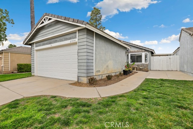 Detail Gallery Image 1 of 1 For 27894 Moonridge Dr, Romoland,  CA 92585 - 2 Beds | 2 Baths
