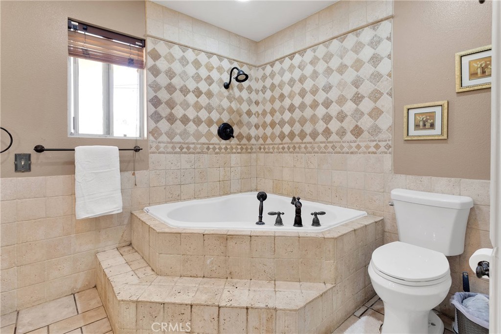 https://media.crmls.org/medias/c7c8d70f-5abb-4adc-988d-18a41ea7bfec.jpg?preset=X-Large