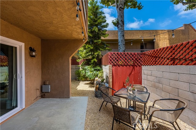 6600 Warner Avenue, Huntington Beach CA: https://media.crmls.org/medias/c7c90529-9bd1-4ea3-baf7-eefc1cf97fa6.jpg