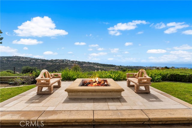 Detail Gallery Image 13 of 37 For 23 San Mateo Way, Corona Del Mar,  CA 92625 - 5 Beds | 3 Baths