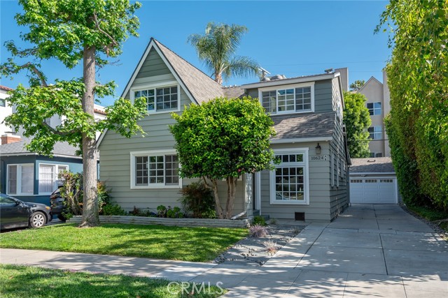 Detail Gallery Image 1 of 22 For 10624 Bloomfield #a St, Toluca Lake,  CA 91602 - 1 Beds | 1 Baths