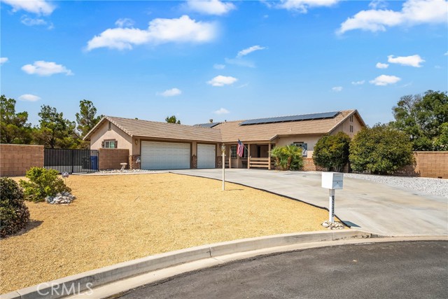 12902 Casco Road, Apple Valley CA: https://media.crmls.org/medias/c7c9c8a1-d43c-421e-8a50-05c33fad5748.jpg