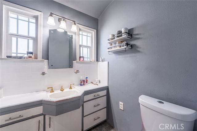 601 S Pearl Avenue, Compton CA: https://media.crmls.org/medias/c7cada3b-d14c-4613-96ca-a3f41e19886b.jpg