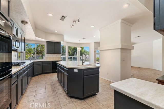 22711 Pebblestone Drive, Nuevo CA: https://media.crmls.org/medias/c7cbe781-5e02-4edf-b6ca-baa59802b1f7.jpg