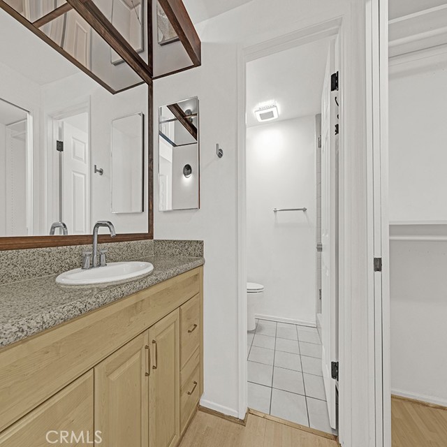 23020 Wrencrest Drive, Calabasas CA: https://media.crmls.org/medias/c7cbeb21-20e2-41af-bdee-fcc55d226168.jpg