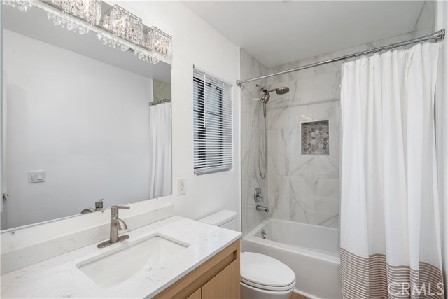 Detail Gallery Image 29 of 34 For 18435 Keswick #10,  Reseda,  CA 91335 - 2 Beds | 2/1 Baths