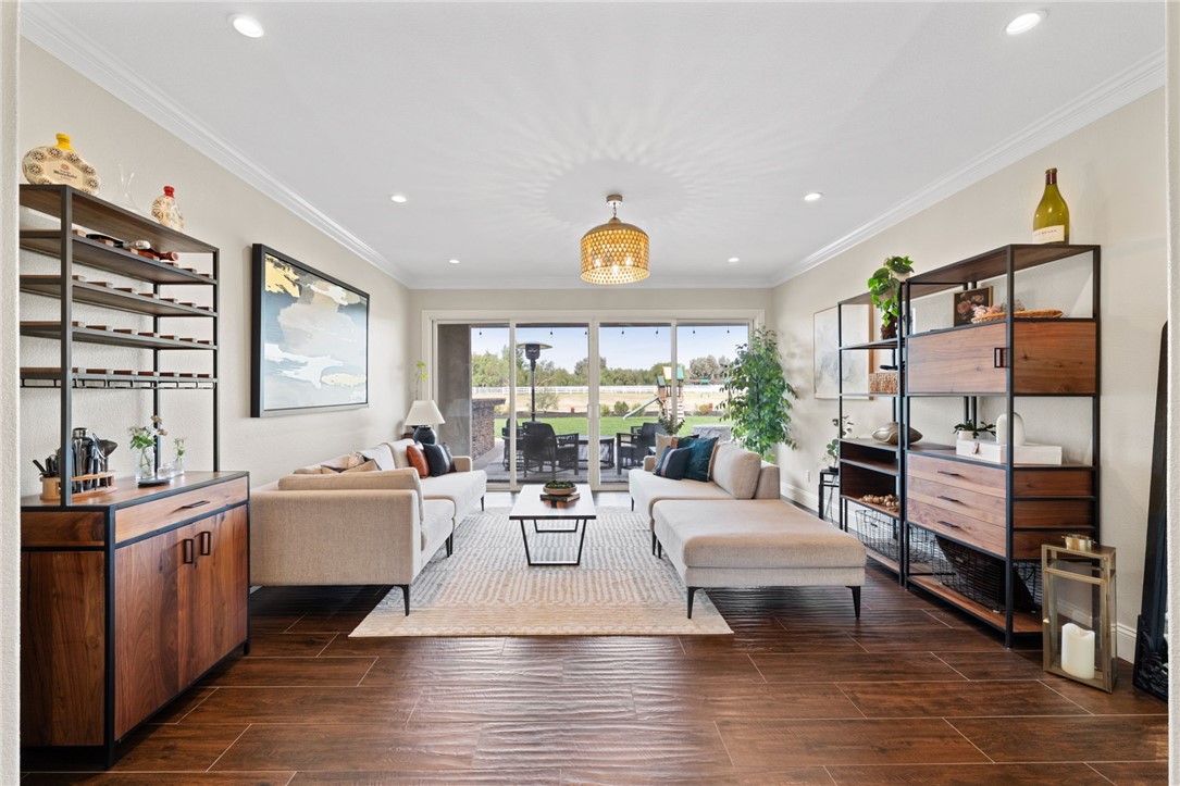 Detail Gallery Image 9 of 69 For 29172 E Vallejo Street, Temecula,  CA 92592 - 8 Beds | 5/1 Baths