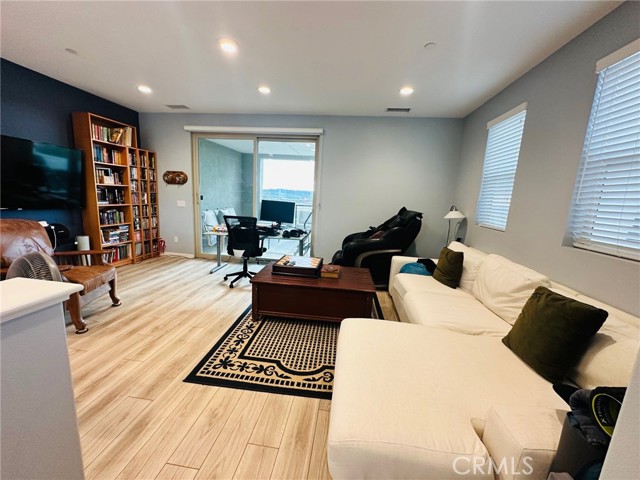 MLS #OC25265225 image #8