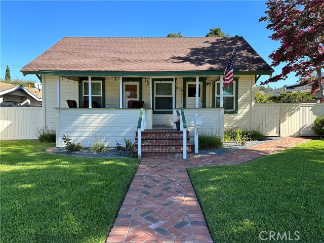 Detail Gallery Image 1 of 13 For 329 W 2nd St, San Dimas,  CA 91773 - 2 Beds | 2 Baths