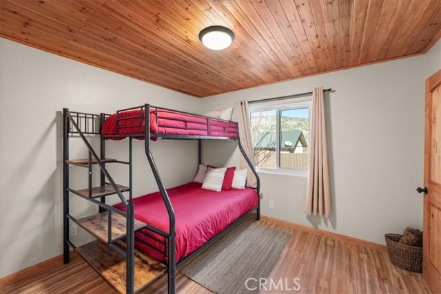 Detail Gallery Image 13 of 28 For 1025 E Country Club, Big Bear City,  CA 92314 - 3 Beds | 2 Baths
