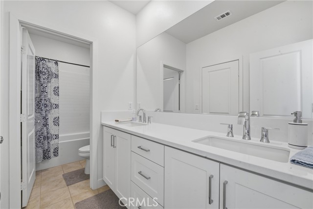 Detail Gallery Image 35 of 45 For 1040 N Anaheim #1,  Anaheim,  CA 92801 - 3 Beds | 2/1 Baths