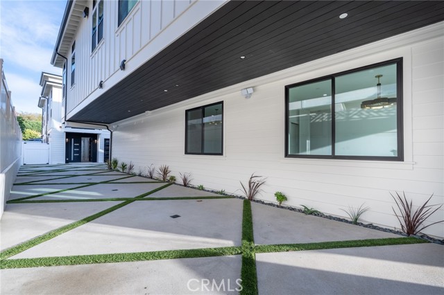 Detail Gallery Image 44 of 44 For 110 S Irena Ave #B,  Redondo Beach,  CA 90277 - 3 Beds | 4/1 Baths