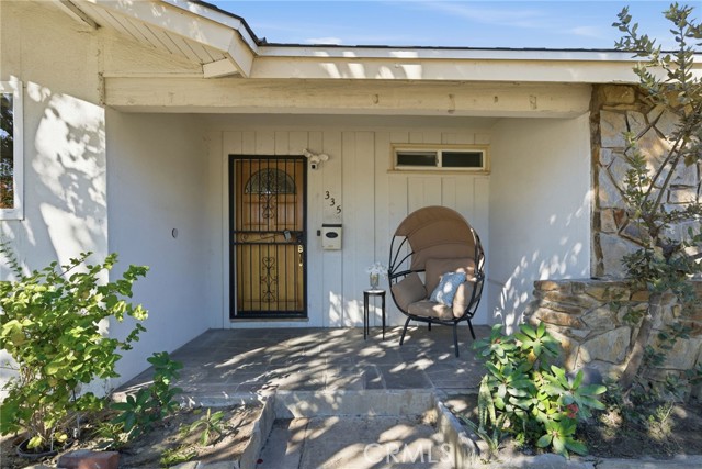 Detail Gallery Image 2 of 38 For 335 N London Pl, Anaheim,  CA 92806 - 5 Beds | 3 Baths