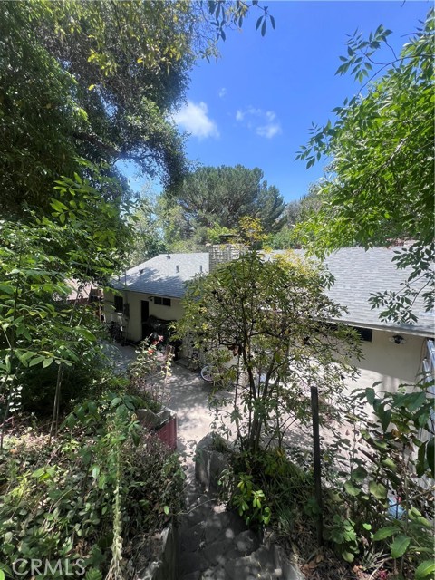 3042 N Beachwood Drive, Los Angeles CA: https://media.crmls.org/medias/c7cdbc44-cb04-44d3-916e-2bd5810150be.jpg