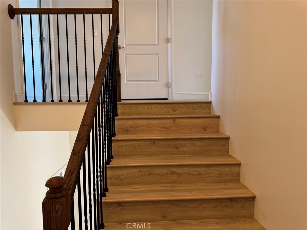 https://media.crmls.org/medias/c7cdbdb1-1cc8-45bc-a2ac-8600bdcfbbf9.jpg?preset=X-Large